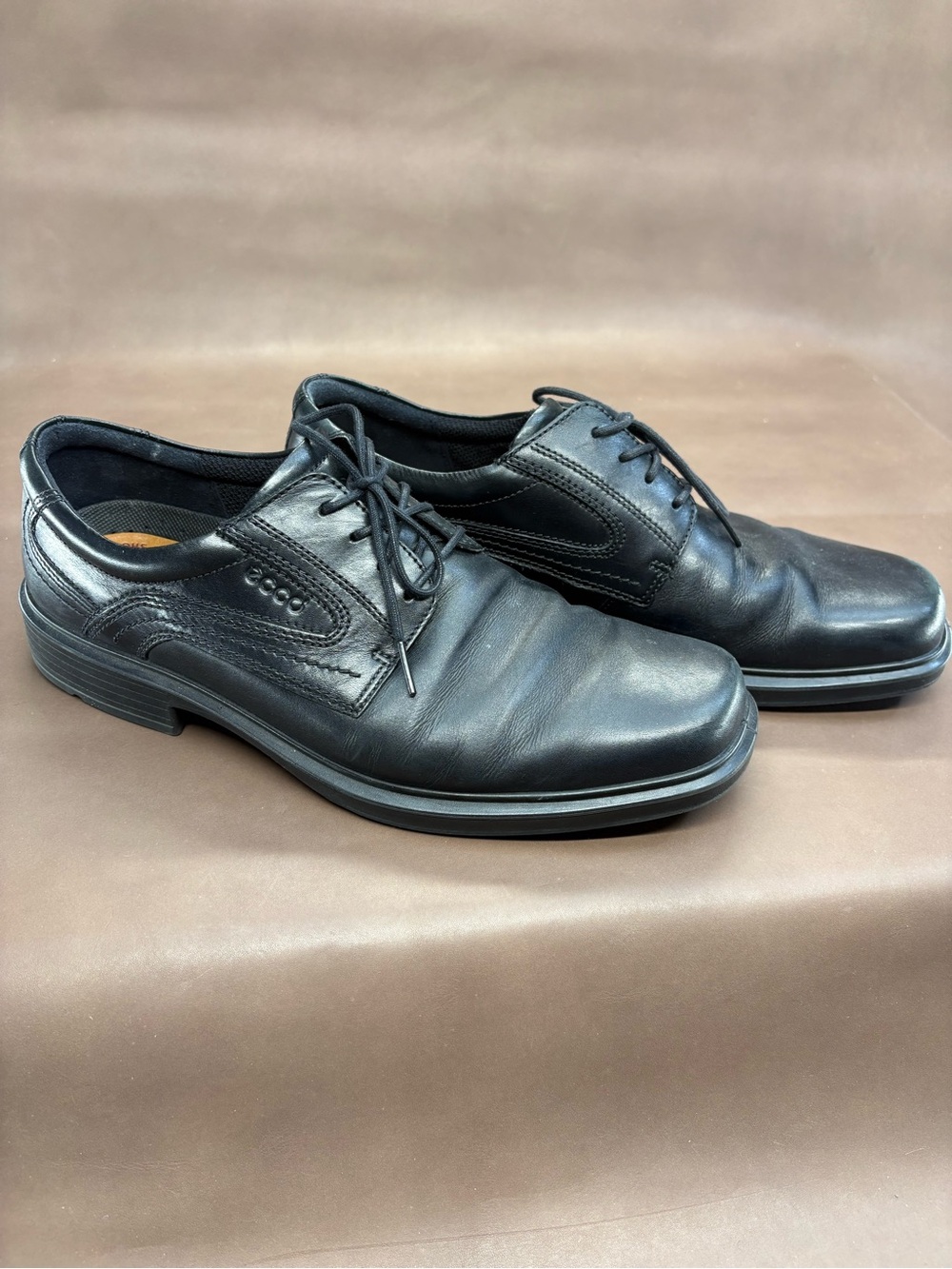 Ecco Black Leather Lace-Up Men’s Oxfords